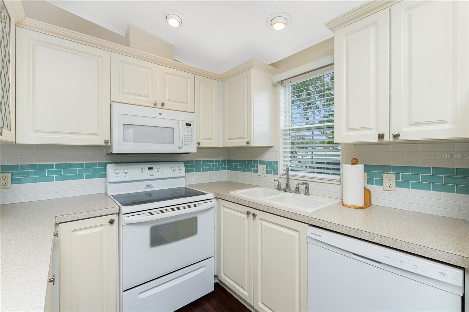 Image 18 of 60 For 50 Crown Point Drive