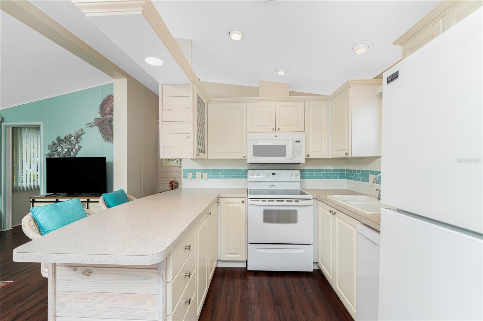 Image 19 of 60 For 50 Crown Point Drive