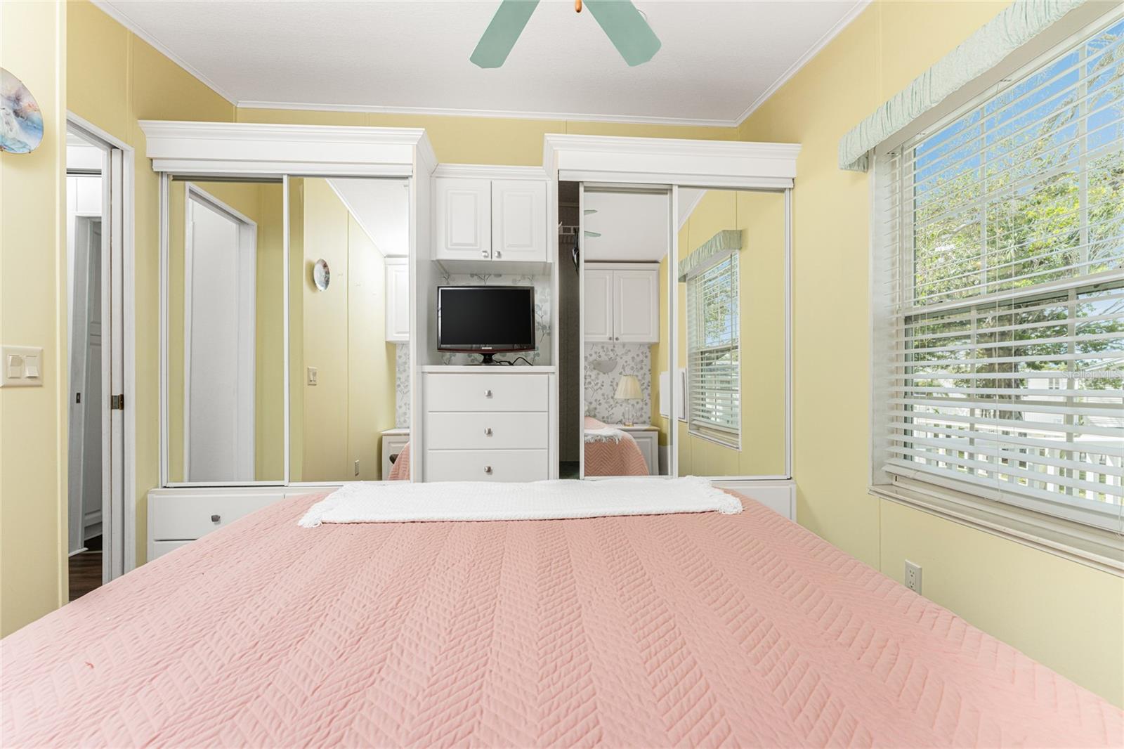 Image 24 of 60 For 50 Crown Point Drive