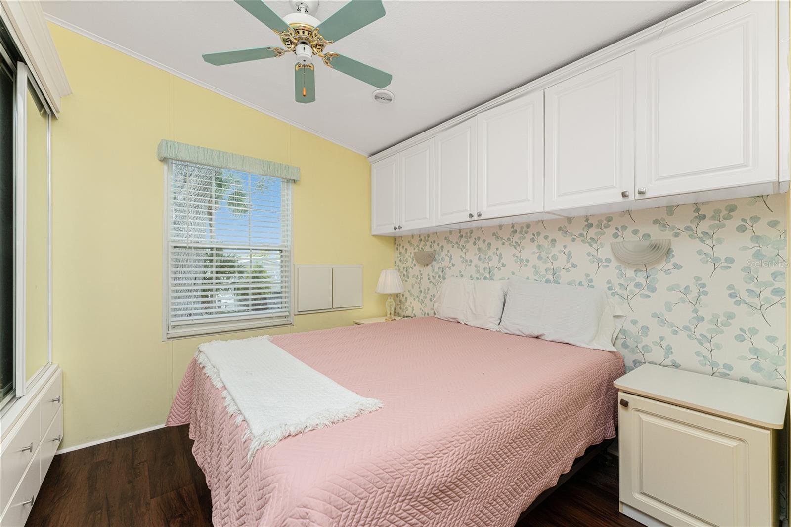 Image 4 of 60 For 50 Crown Point Drive