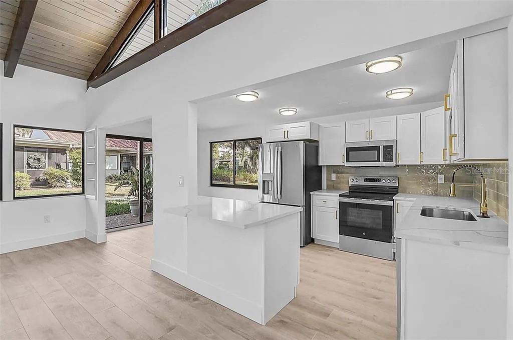 Image 2 of 18 For 500 Park Boulevard S 93