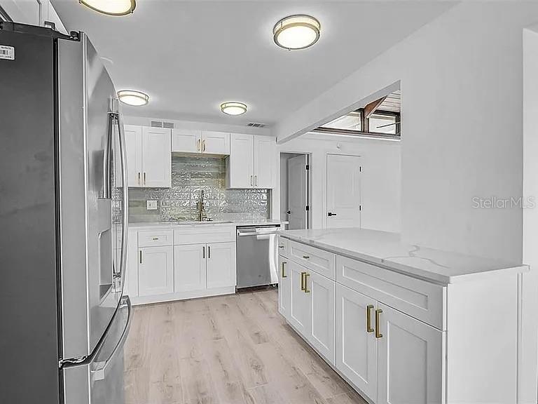 Image 4 of 18 For 500 Park Boulevard S 93