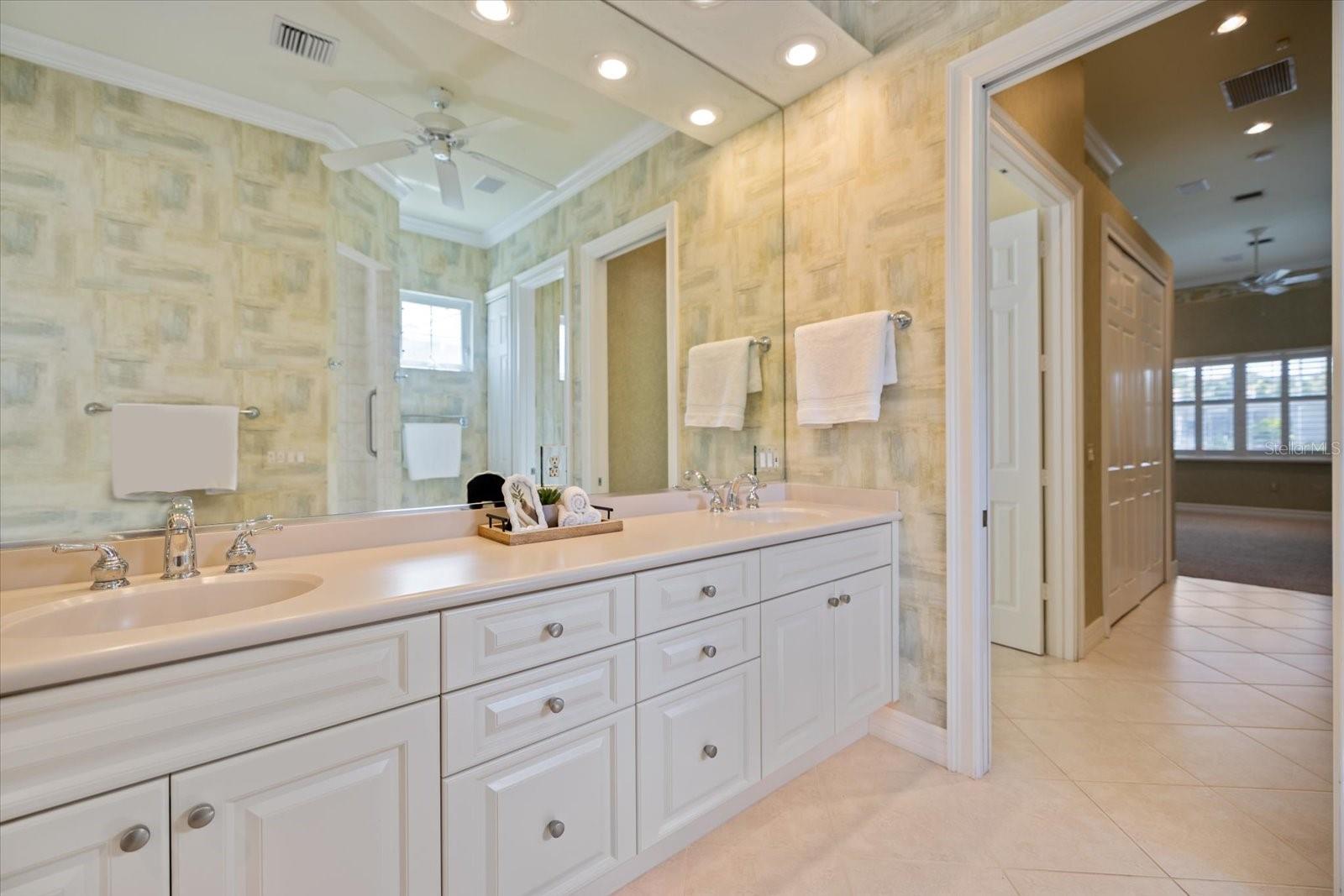 Image 29 of 63 For 17 Cayman Isles Boulevard