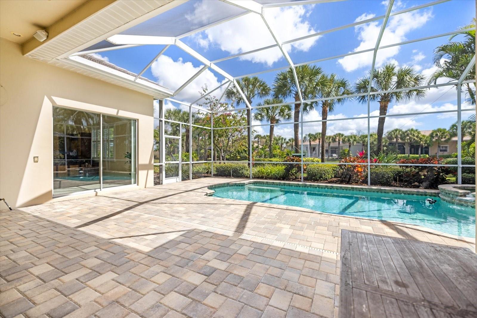 Image 40 of 63 For 17 Cayman Isles Boulevard