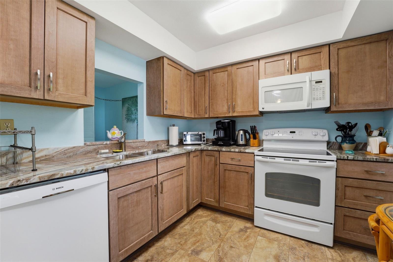 Image 5 of 40 For 820 Capri Isles Boulevard 202