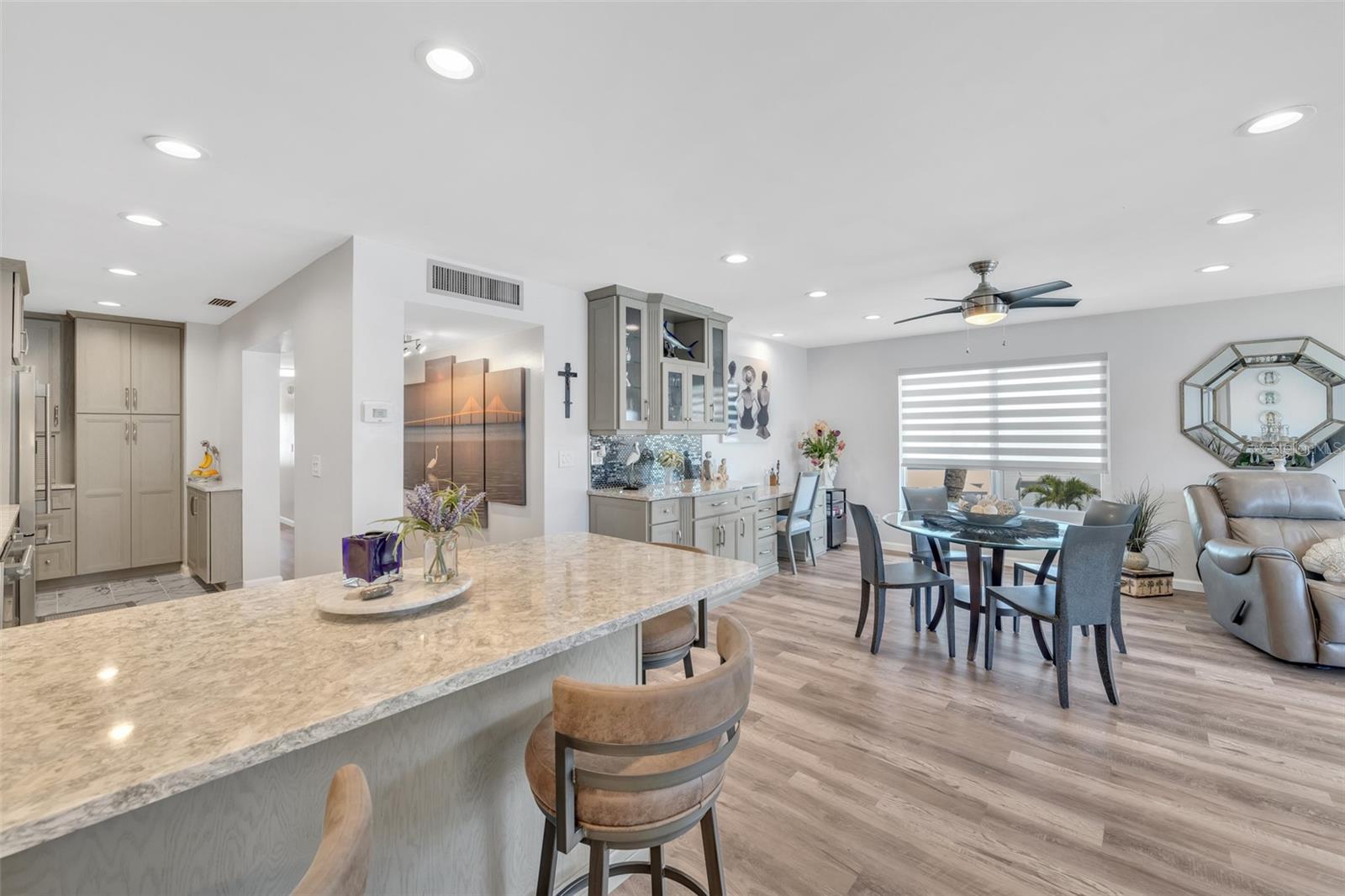 Image 12 of 40 For 5400 Gulf Drive 32