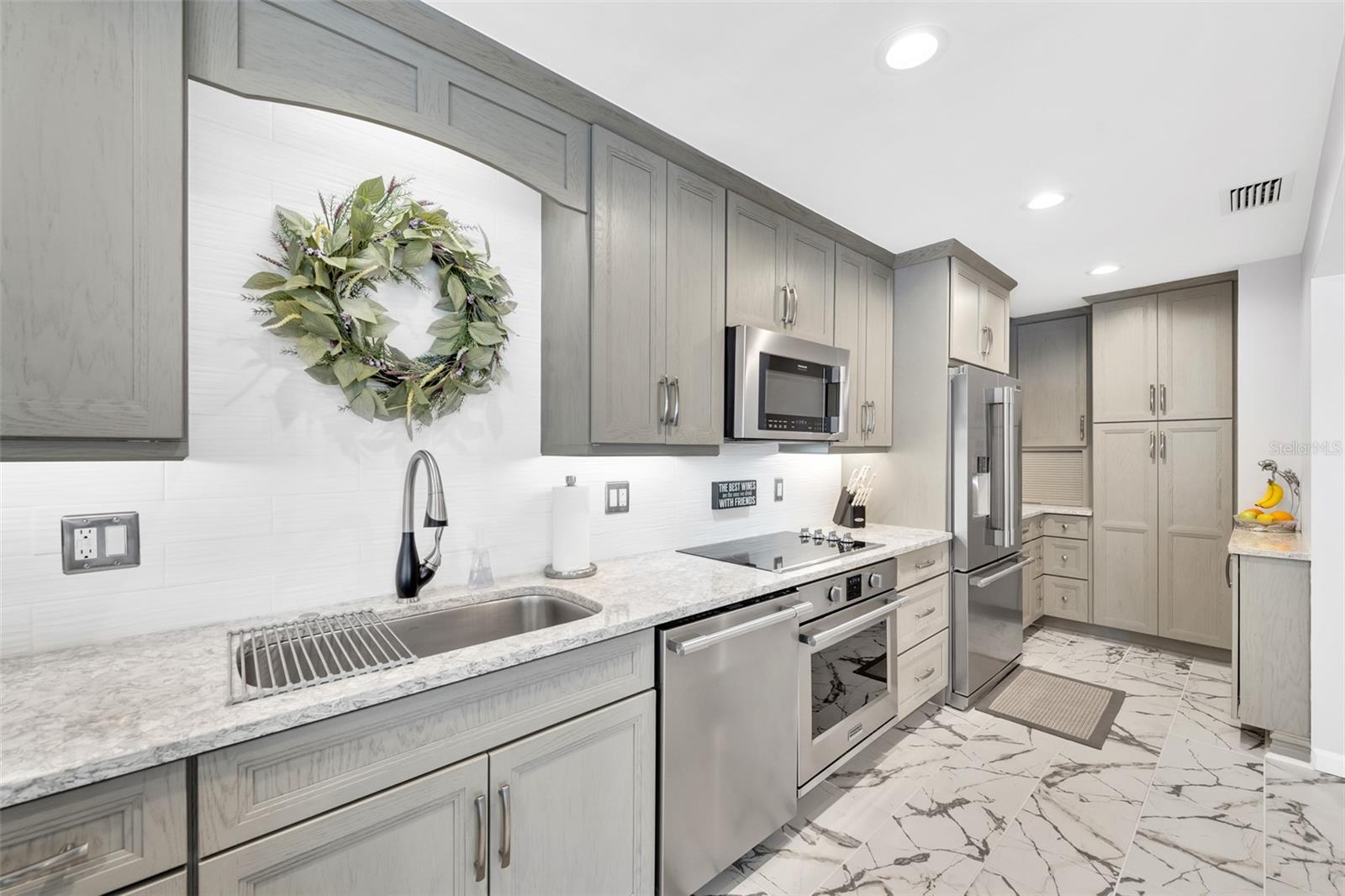 Image 14 of 40 For 5400 Gulf Drive 32