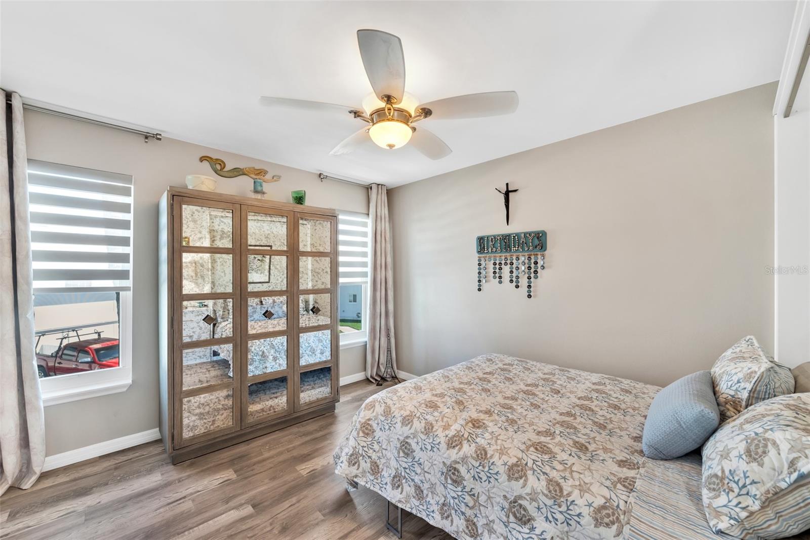 Image 21 of 40 For 5400 Gulf Drive 32