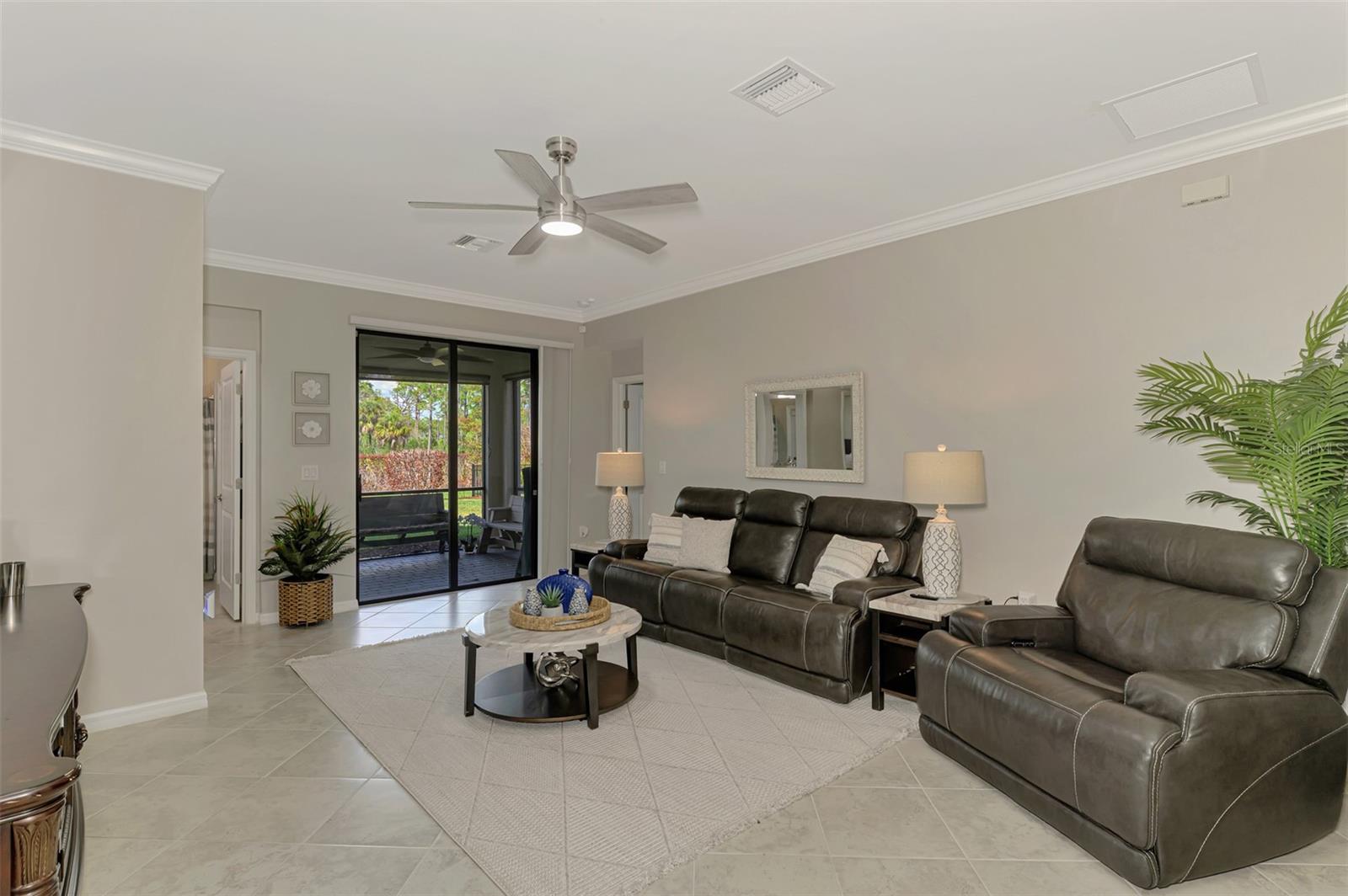 Image 11 of 54 For 15896 Honeysuckle Street