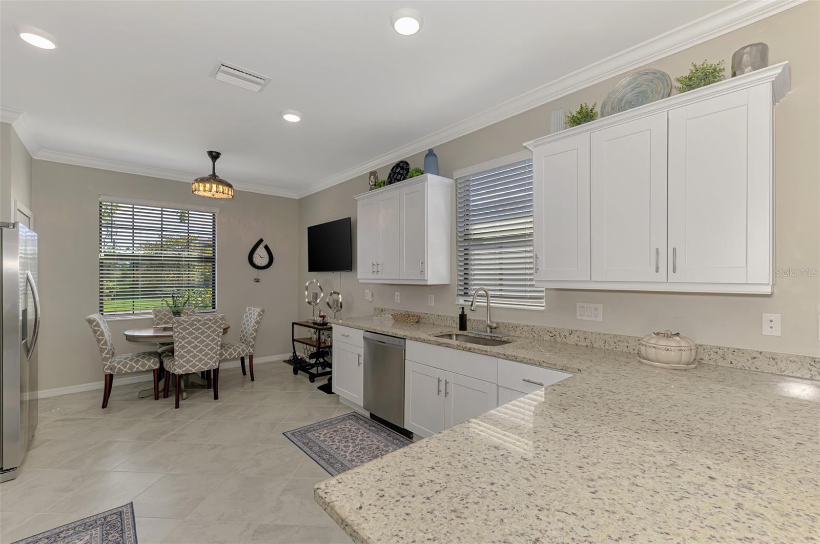 Image 21 of 54 For 15896 Honeysuckle Street