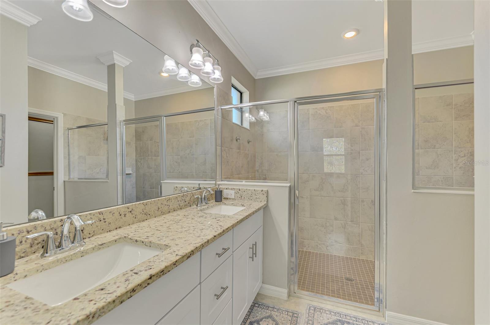 Image 31 of 54 For 15896 Honeysuckle Street