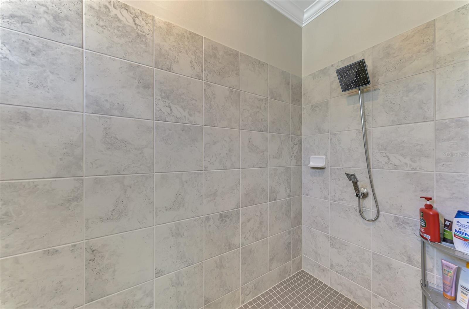 Image 33 of 54 For 15896 Honeysuckle Street