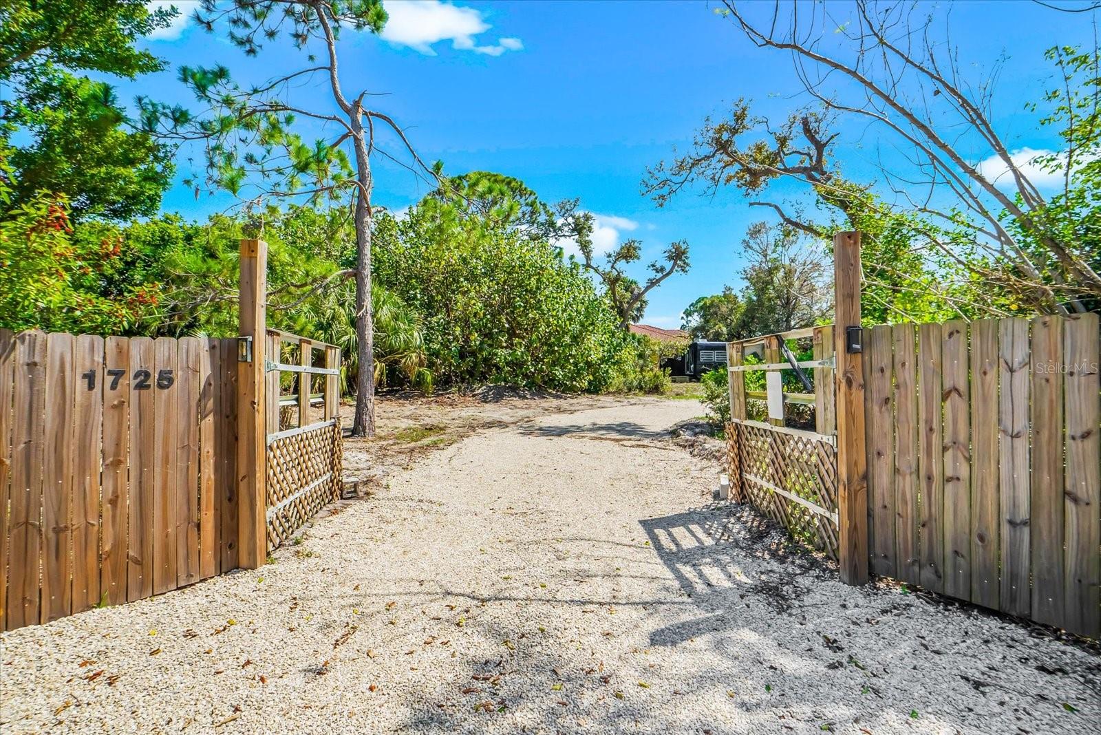 Image 3 of 91 For 1725 Overbrook Road