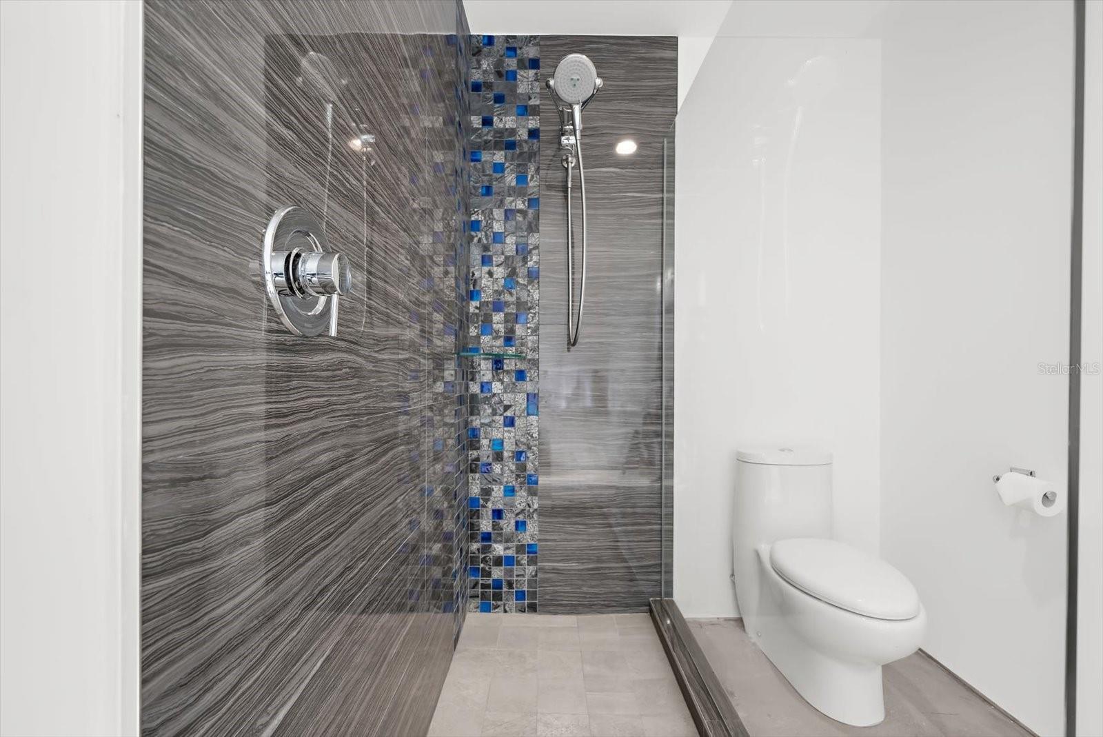 Image 42 of 91 For 1725 Overbrook Road