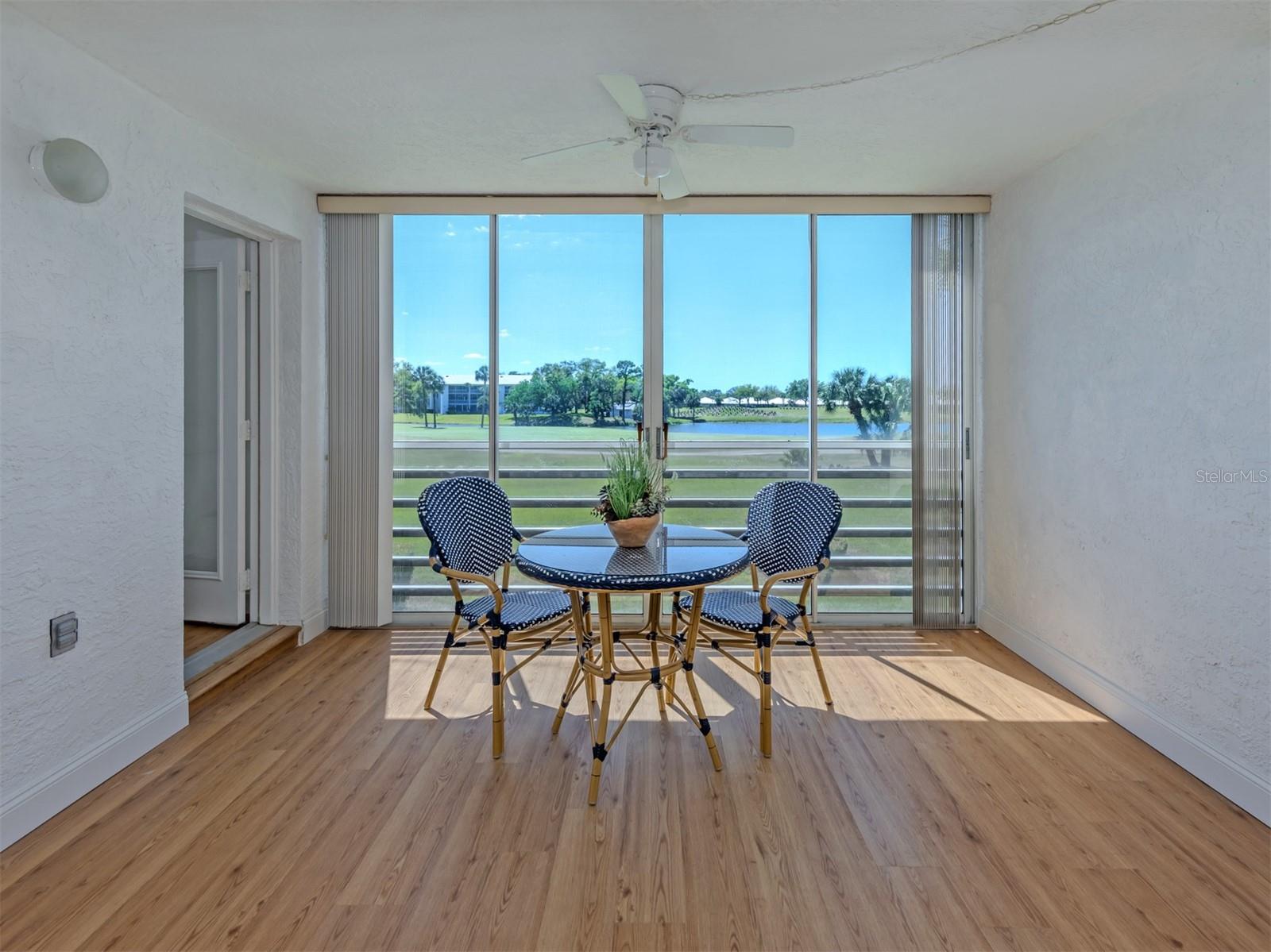 Image 10 of 38 For 925 Wexford Blvd Boulevard