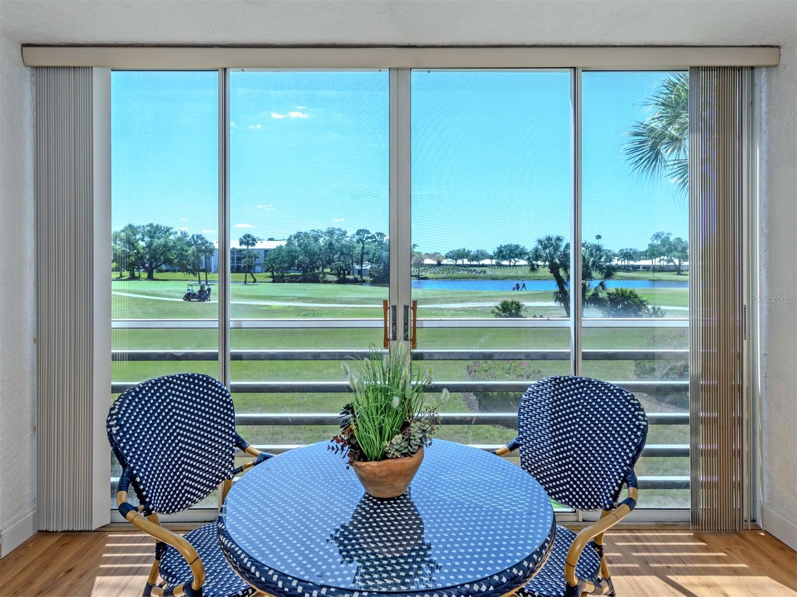 Image 11 of 38 For 925 Wexford Blvd Boulevard