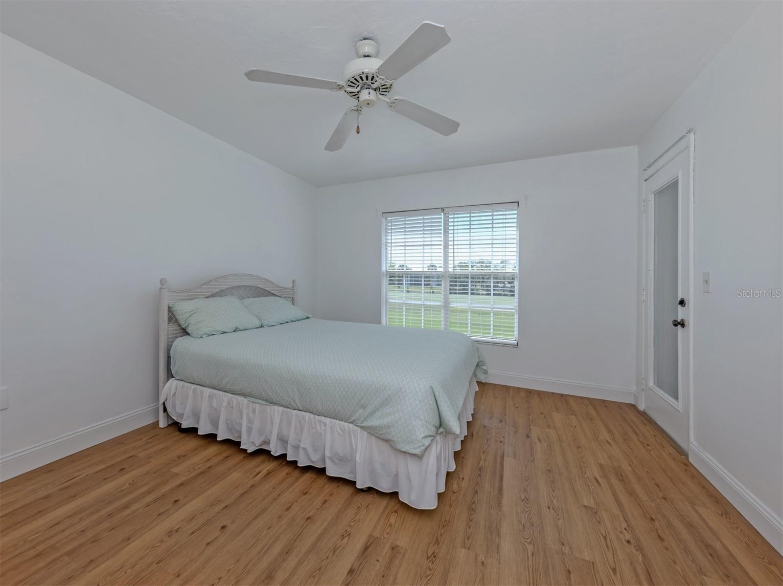 Image 12 of 38 For 925 Wexford Blvd Boulevard