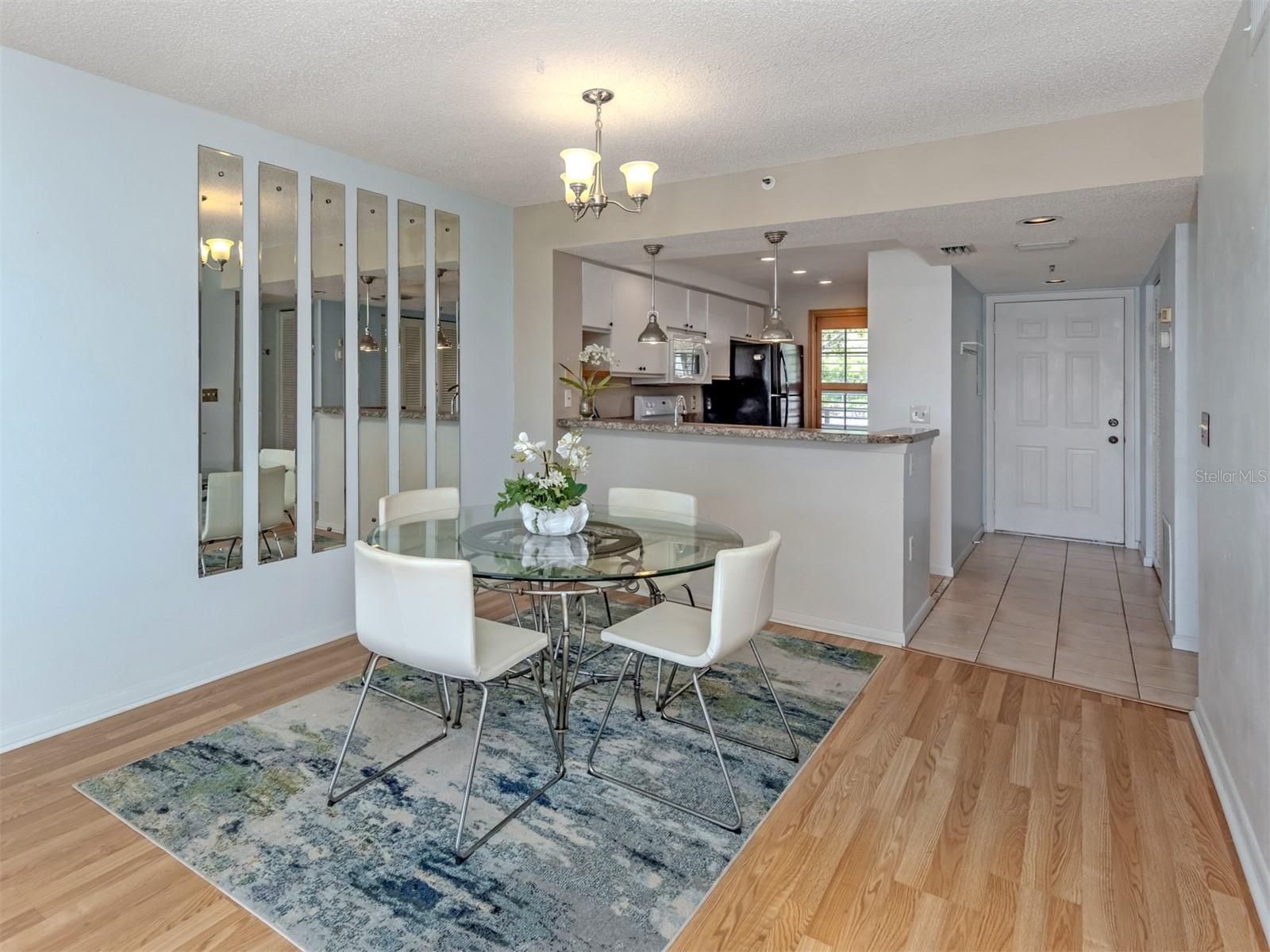 Image 15 of 38 For 925 Wexford Blvd Boulevard