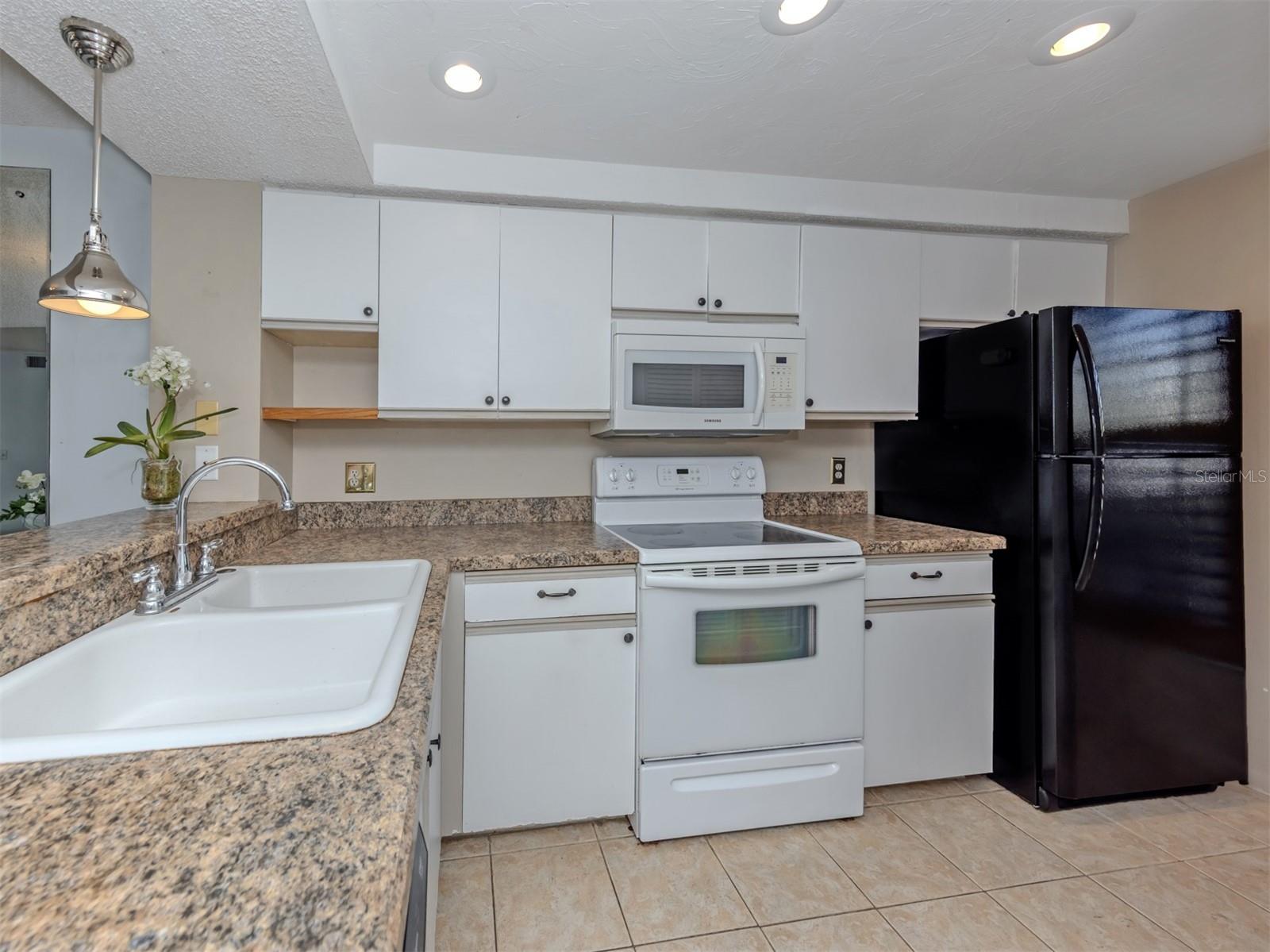 Image 16 of 38 For 925 Wexford Blvd Boulevard