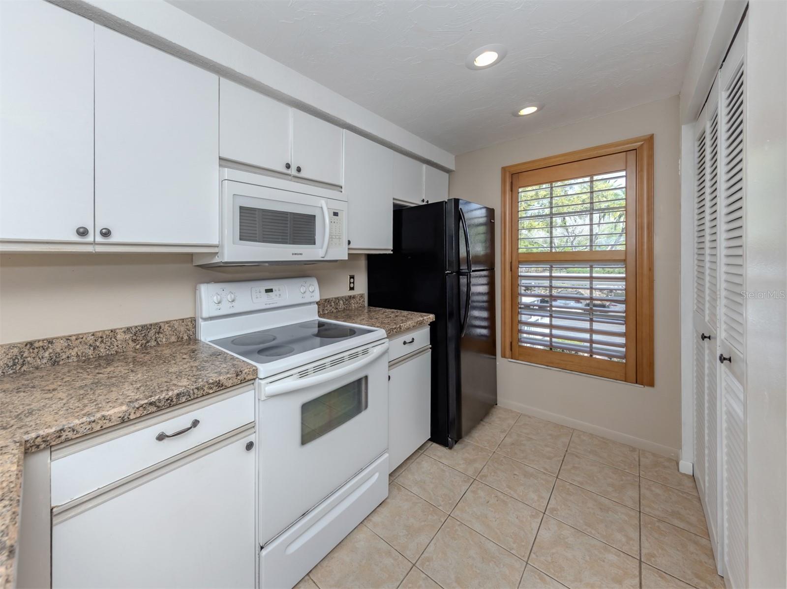 Image 17 of 38 For 925 Wexford Blvd Boulevard