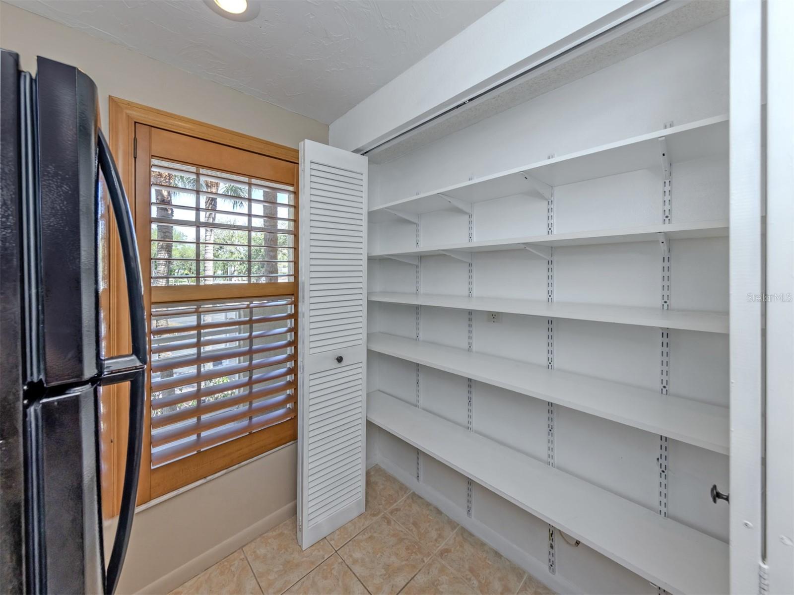 Image 18 of 38 For 925 Wexford Blvd Boulevard