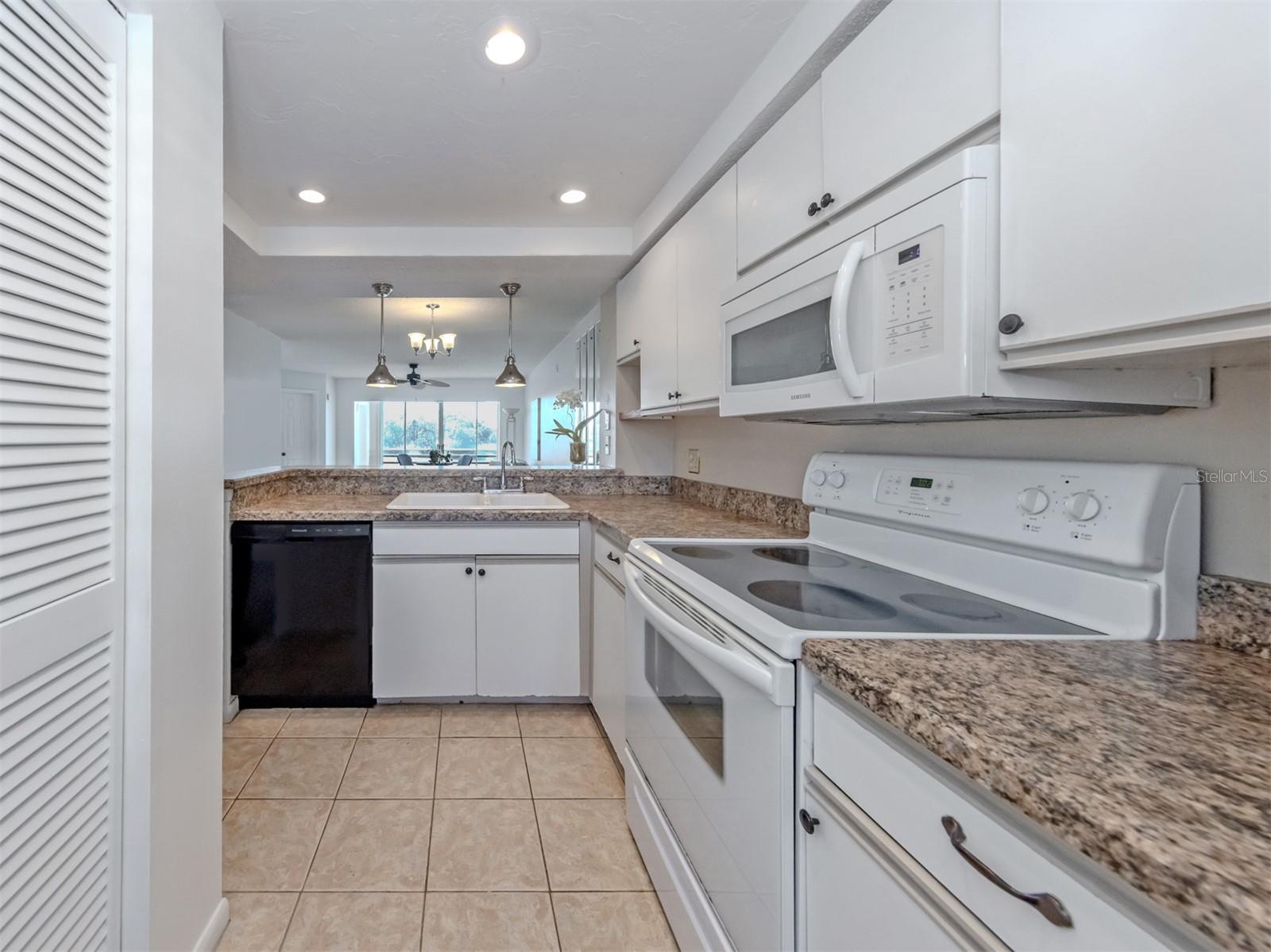 Image 19 of 38 For 925 Wexford Blvd Boulevard