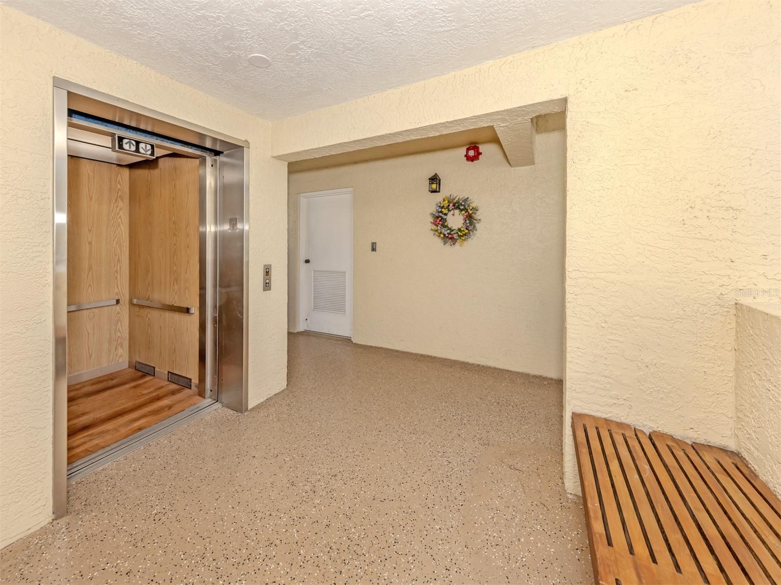 Image 3 of 38 For 925 Wexford Blvd Boulevard