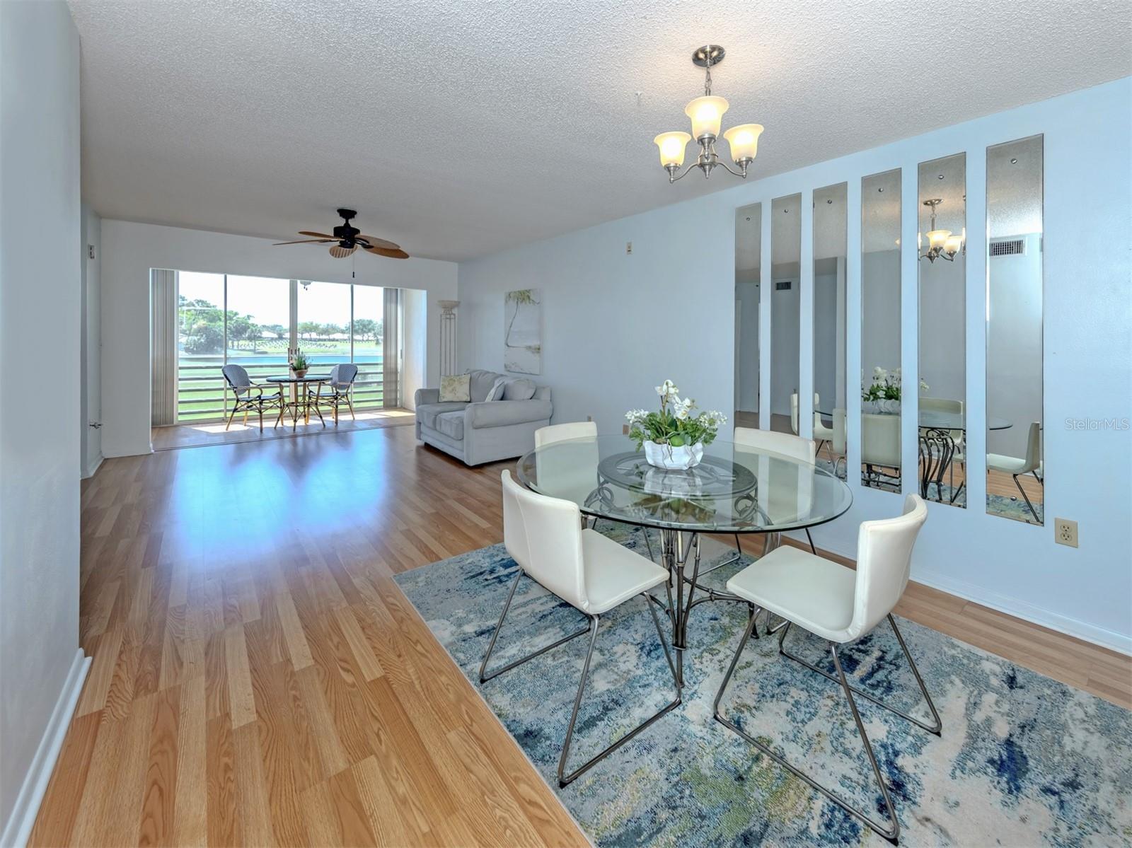 Image 5 of 38 For 925 Wexford Blvd Boulevard