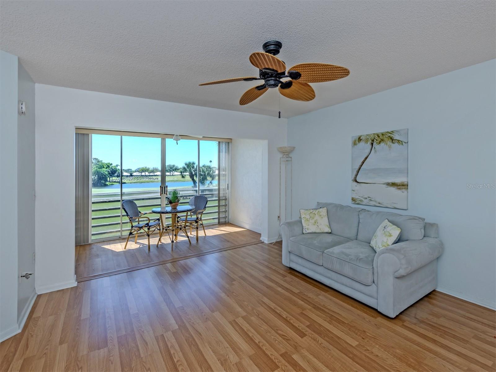 Image 6 of 38 For 925 Wexford Blvd Boulevard