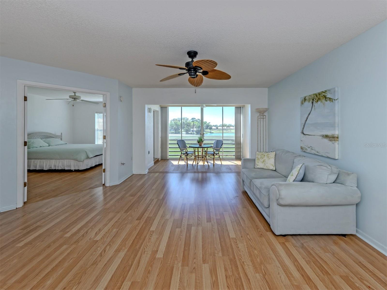 Image 9 of 38 For 925 Wexford Blvd Boulevard