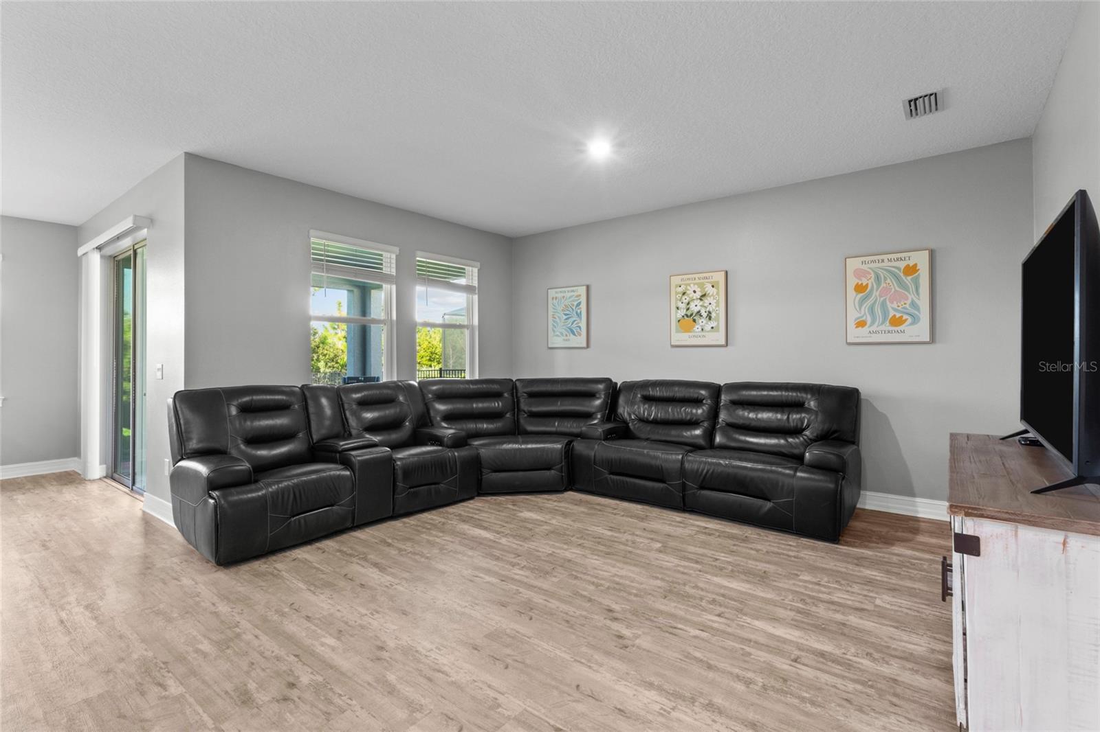 Image 10 of 37 For 273 Daylily Boulevard