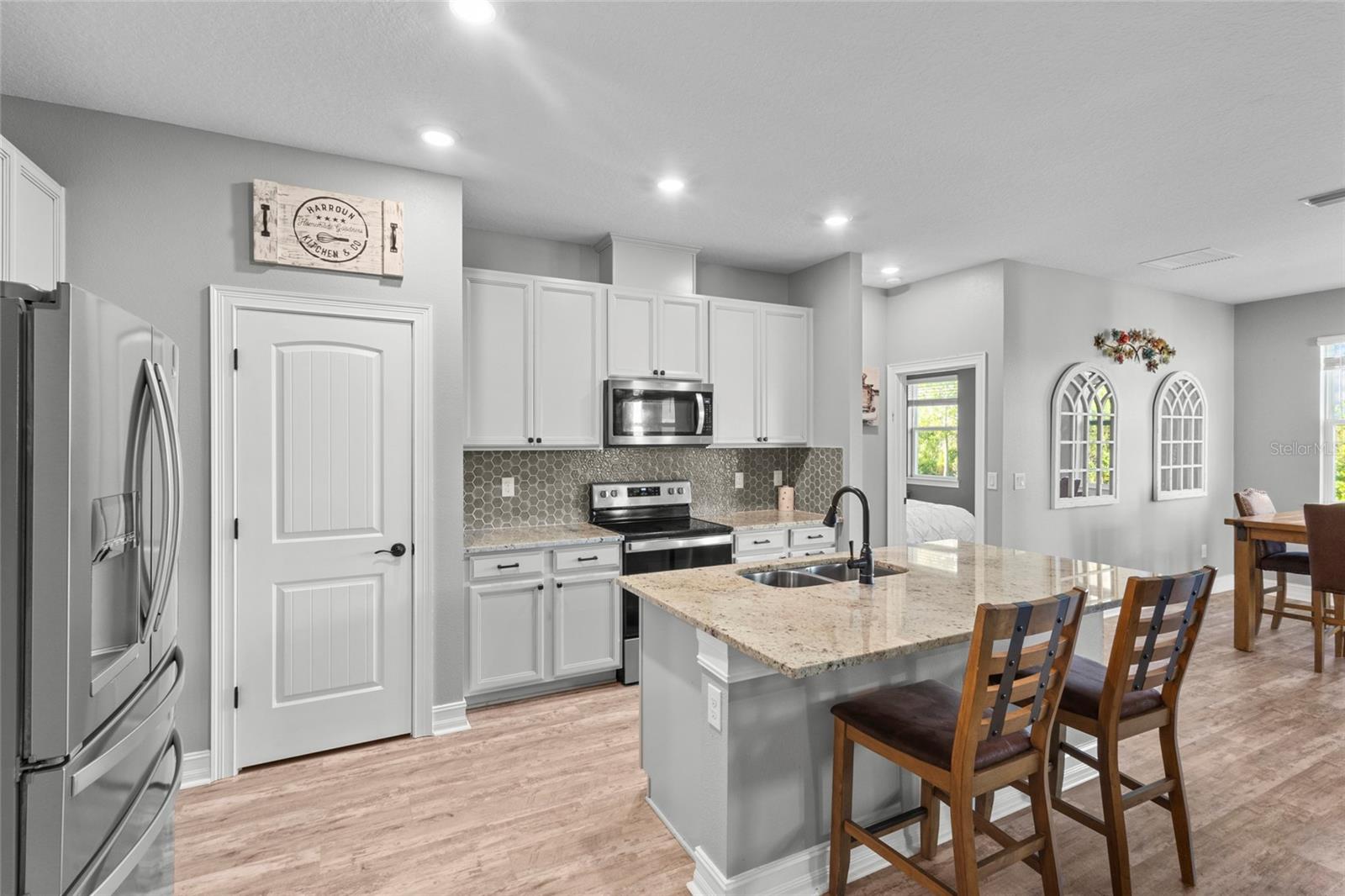 Image 3 of 37 For 273 Daylily Boulevard