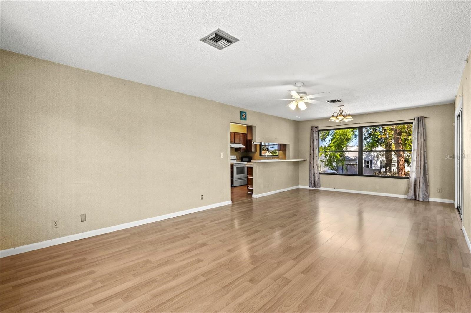 Image 11 of 75 For 1312 Twin Lakes Avenue