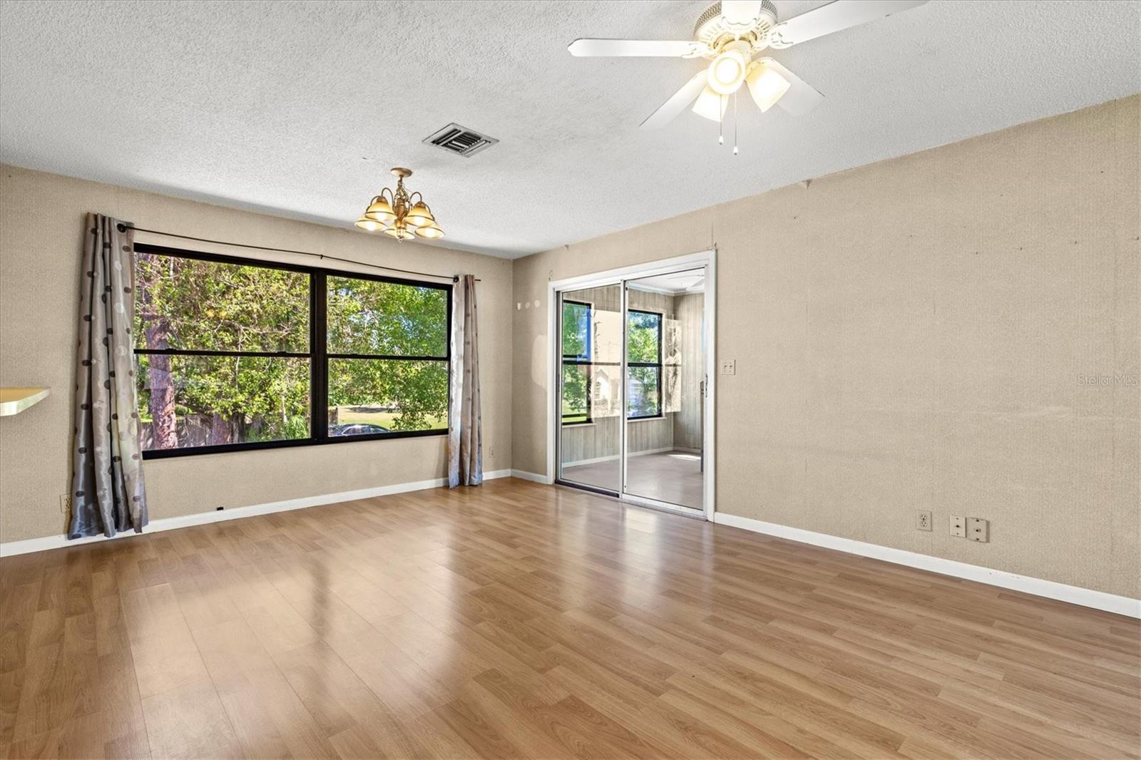 Image 19 of 75 For 1312 Twin Lakes Avenue