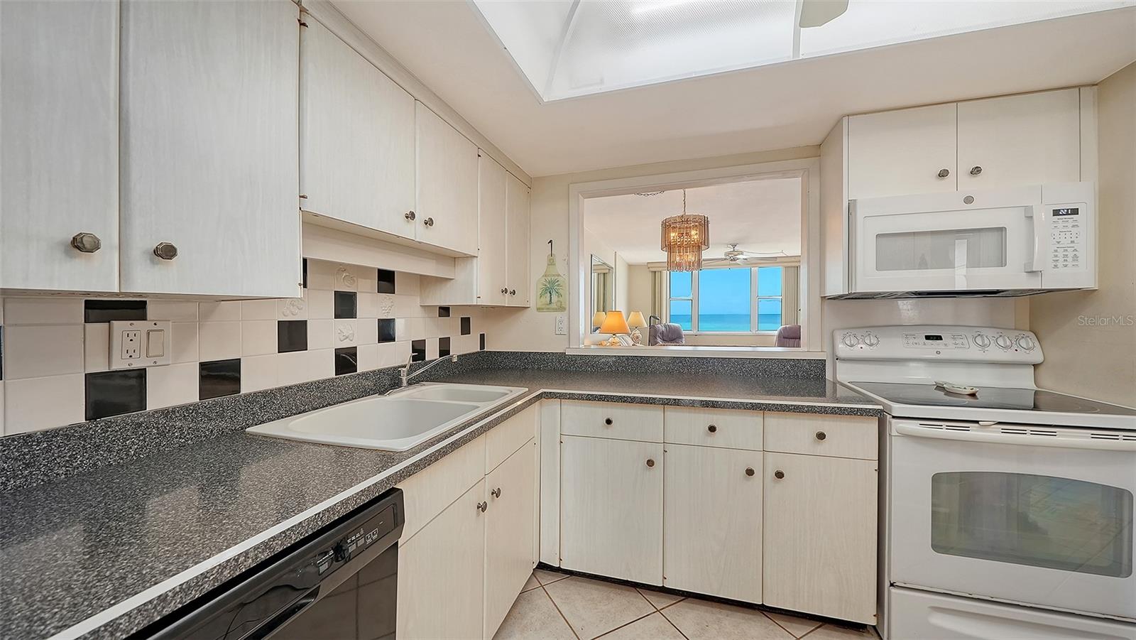 Image 16 of 37 For 1100 Tarpon Center Drive 4b