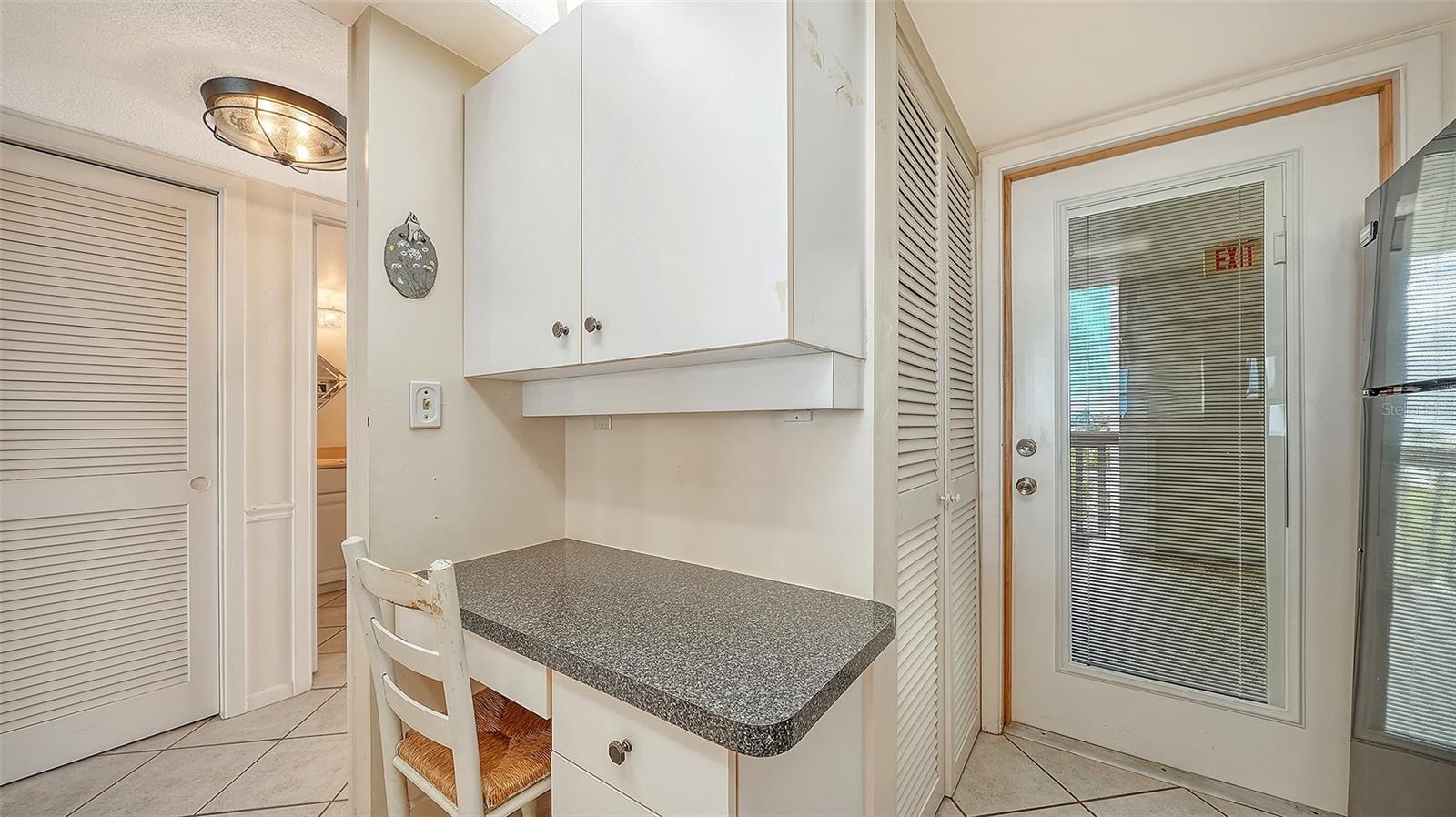 Image 17 of 37 For 1100 Tarpon Center Drive 4b