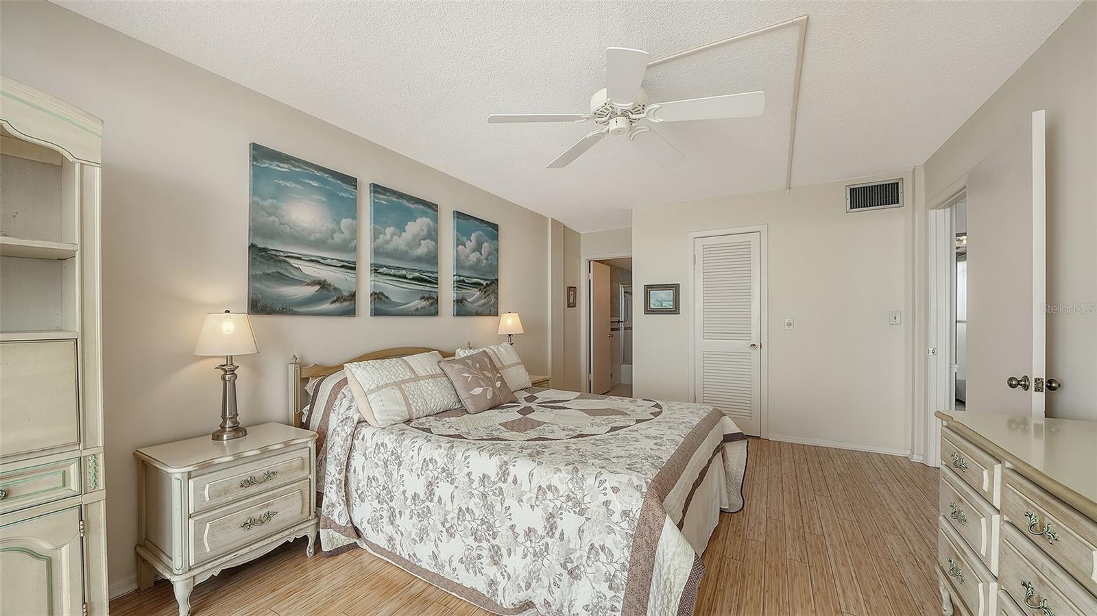 Image 21 of 37 For 1100 Tarpon Center Drive 4b