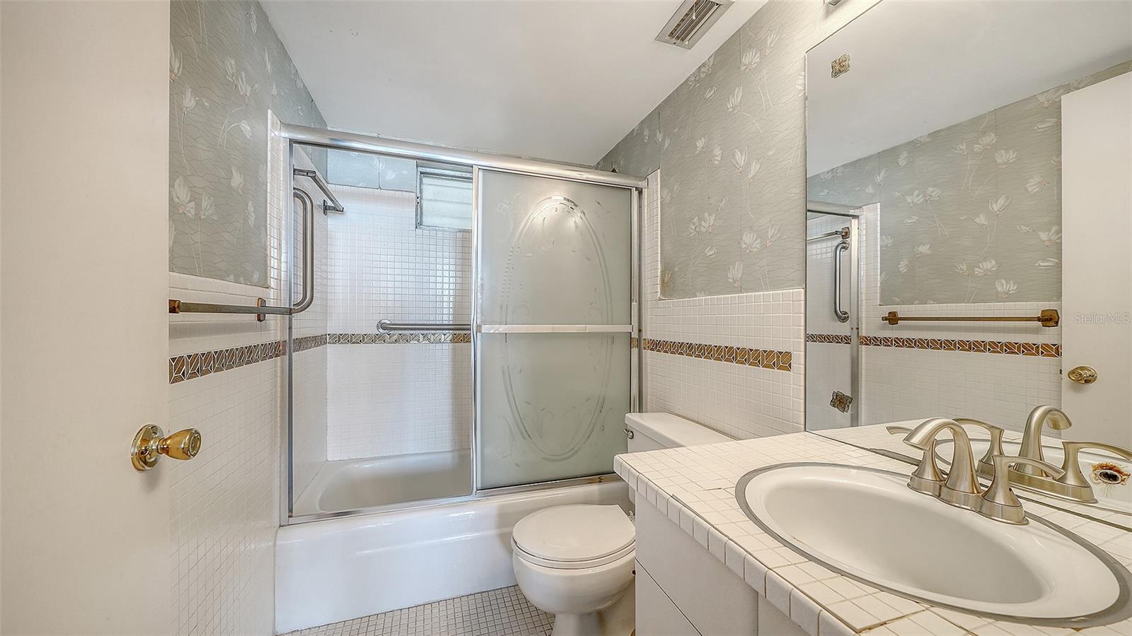 Image 22 of 37 For 1100 Tarpon Center Drive 4b