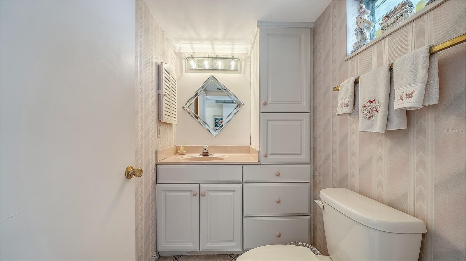 Image 23 of 37 For 1100 Tarpon Center Drive 4b