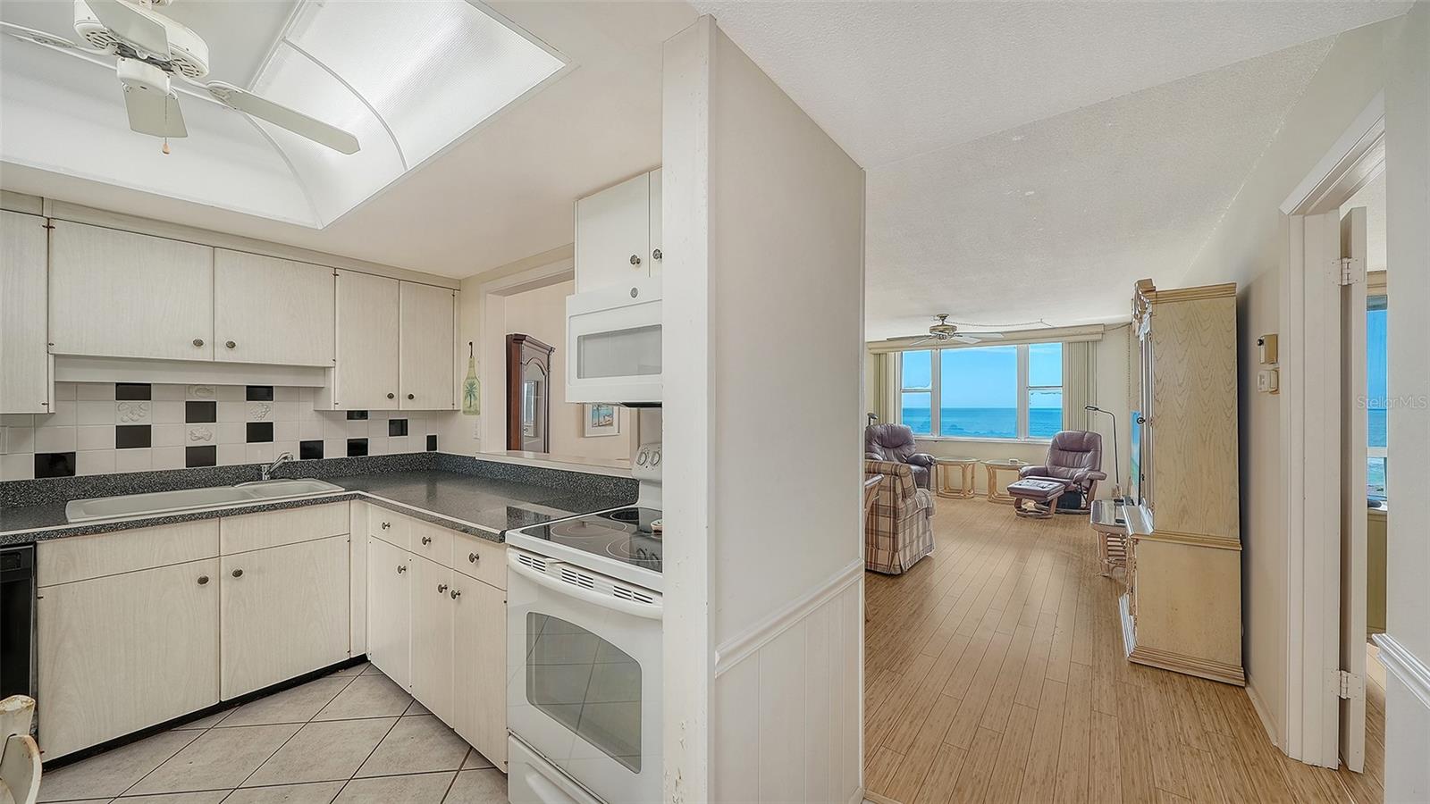 Image 9 of 37 For 1100 Tarpon Center Drive 4b