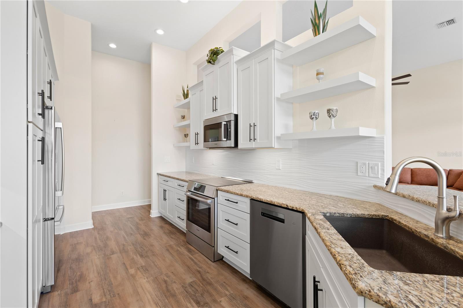 Image 9 of 27 For 1985 White Feather Lane