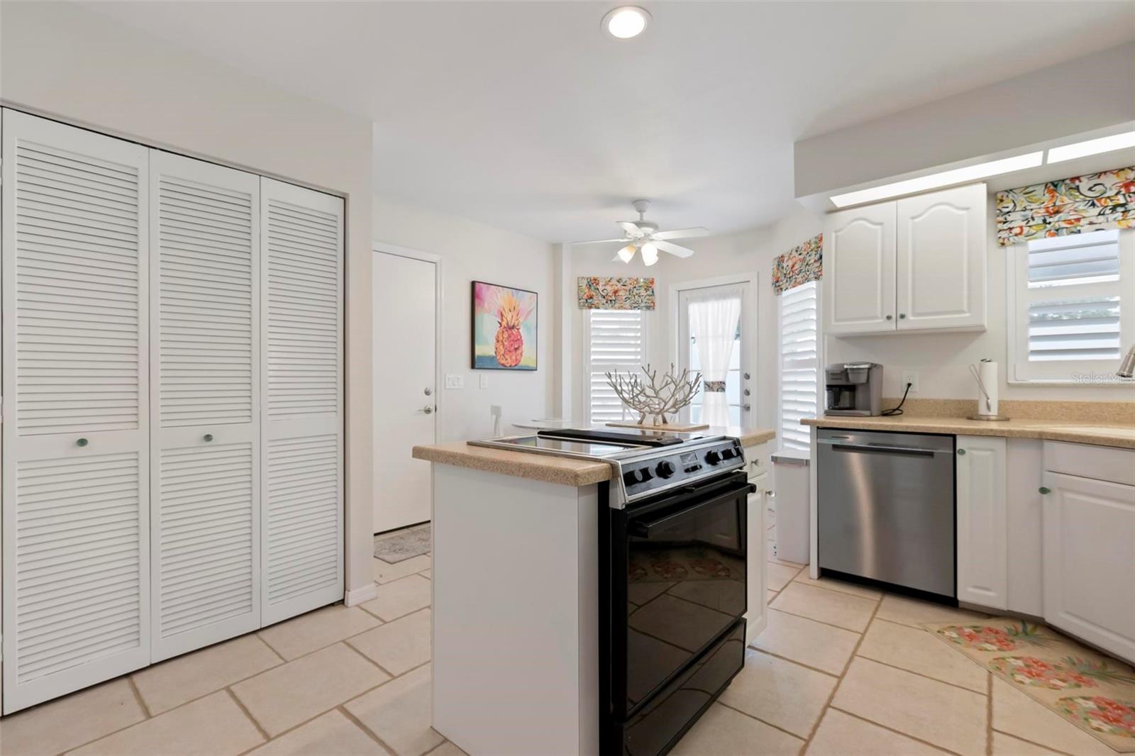 Image 17 of 83 For 726 Brightside Crescent Drive 14