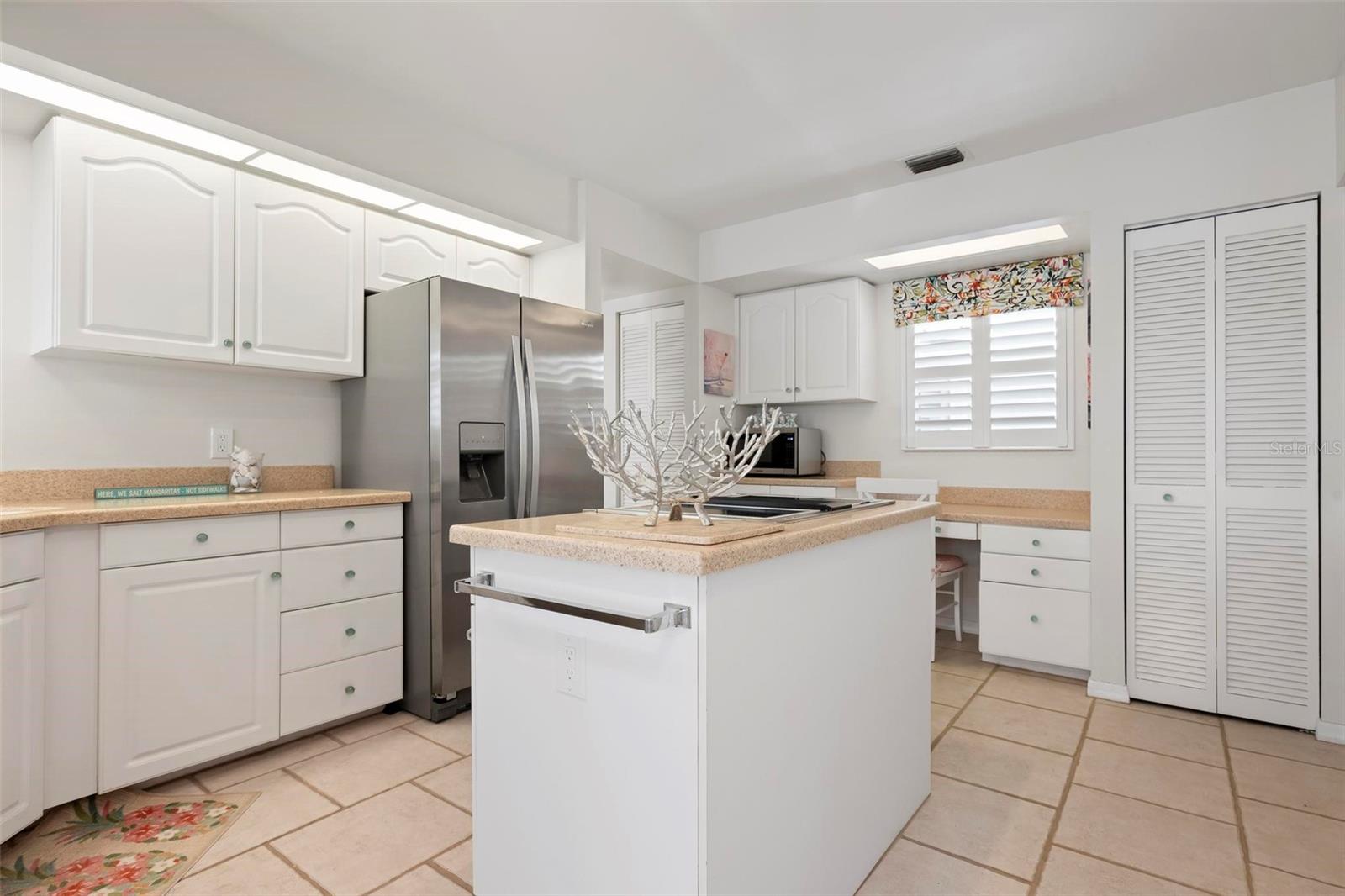 Image 21 of 83 For 726 Brightside Crescent Drive 14