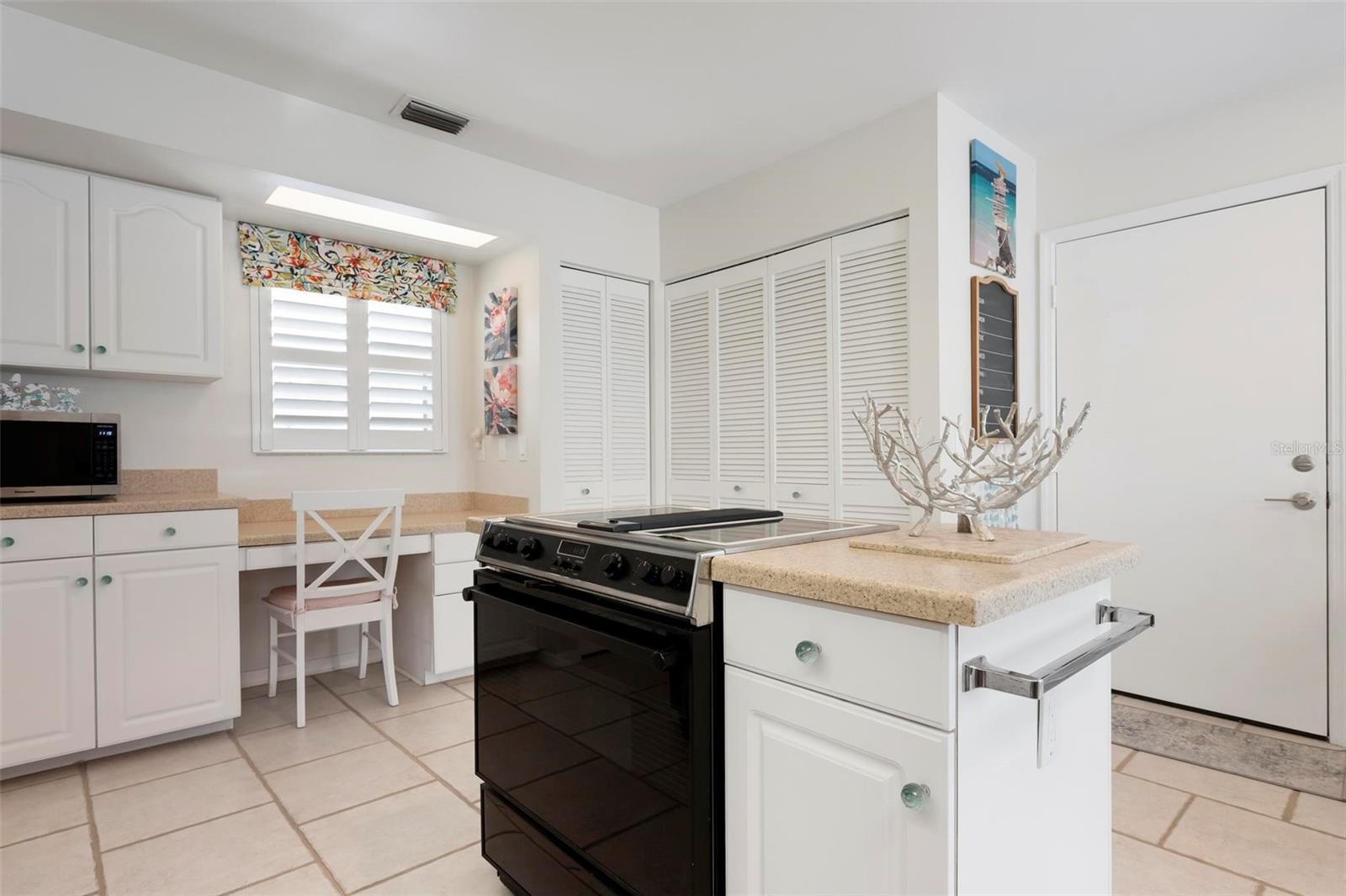 Image 22 of 83 For 726 Brightside Crescent Drive 14