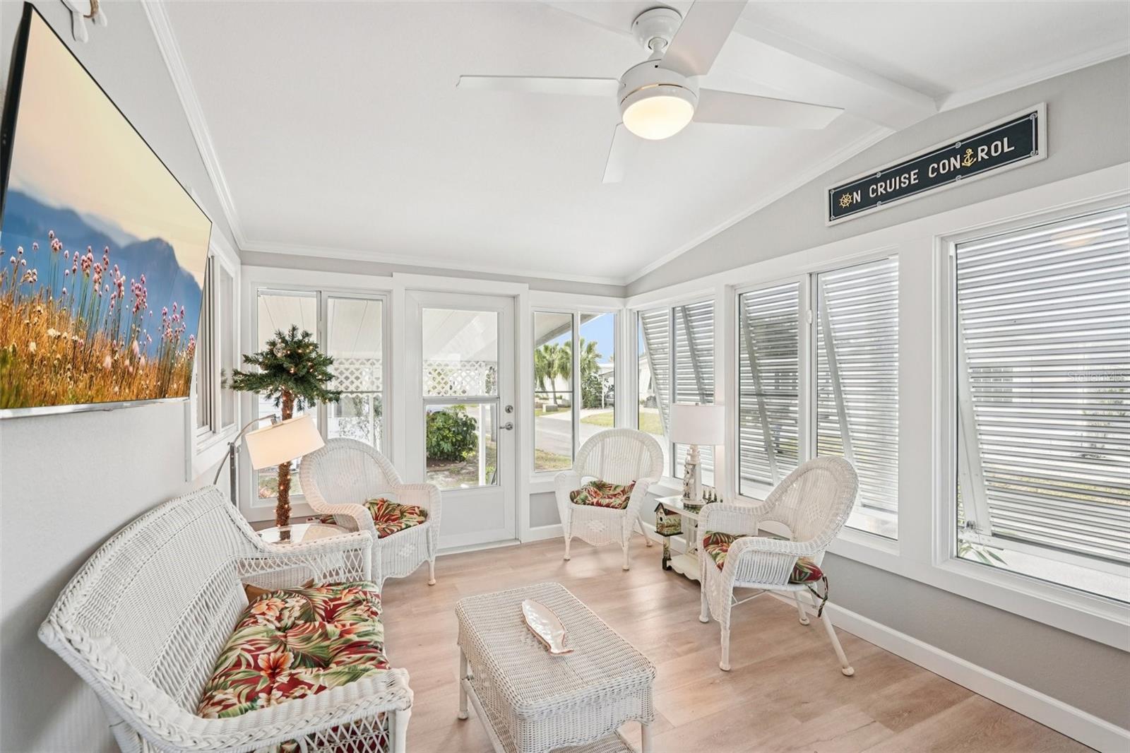 Image 12 of 66 For 10 Coronado Drive