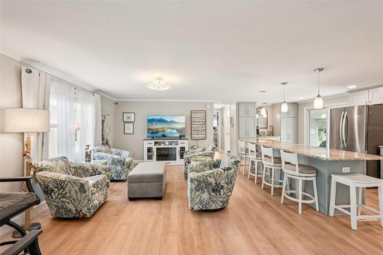 Image 6 of 66 For 10 Coronado Drive