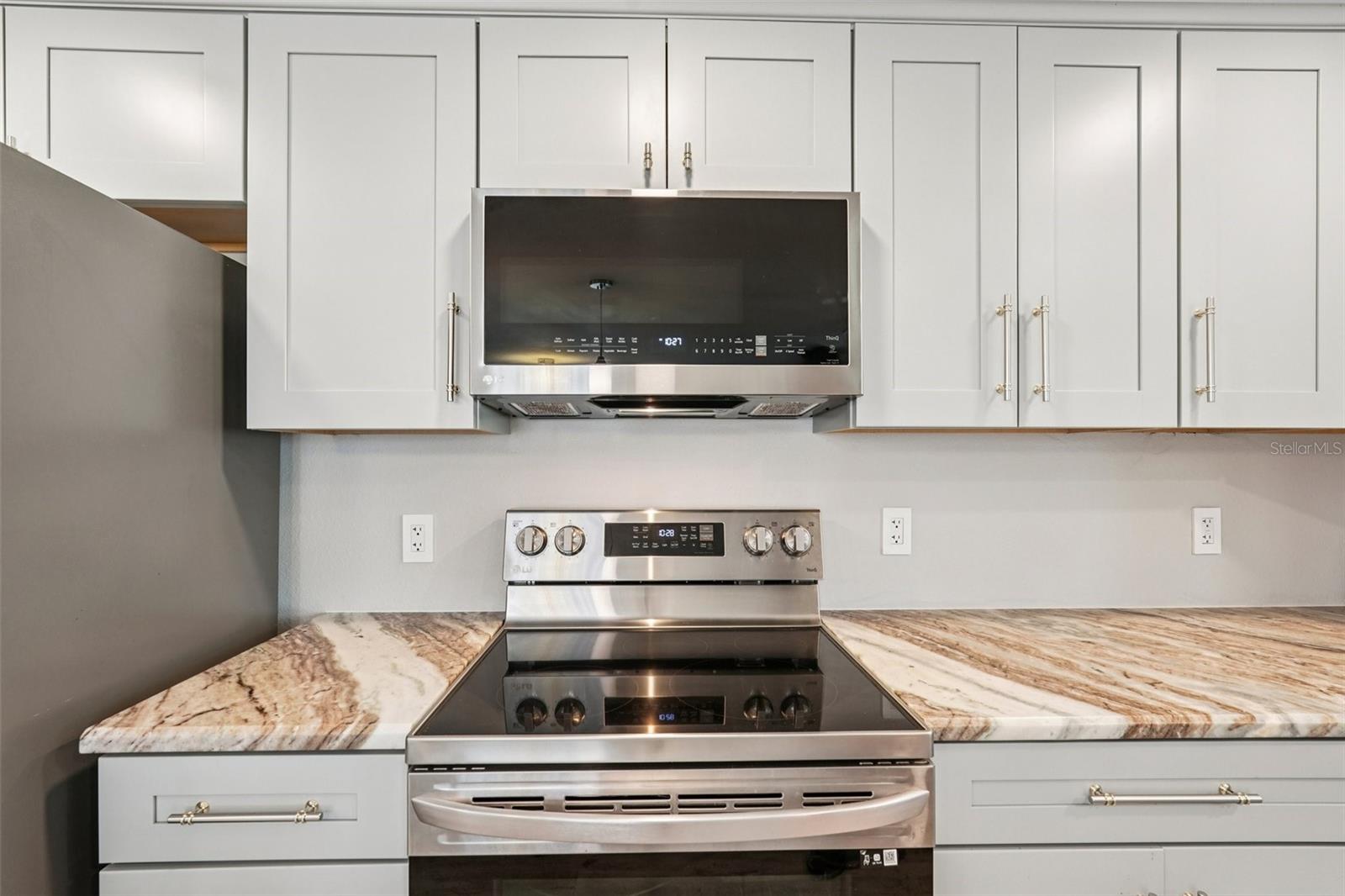 Image 8 of 66 For 10 Coronado Drive