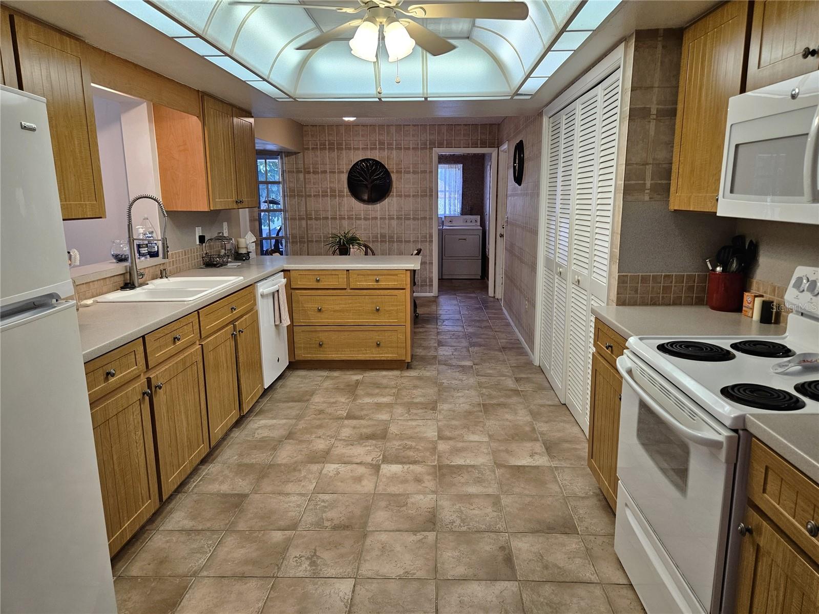 Image 10 of 37 For 492 Shade Drive