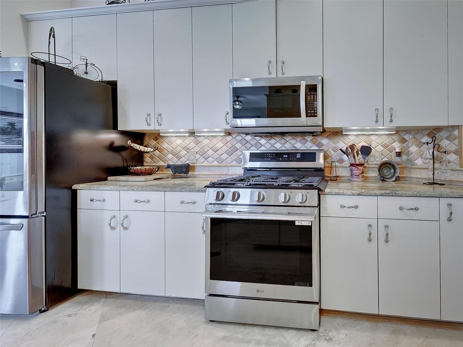 Image 15 of 50 For 1645 Palmetto Palm Way