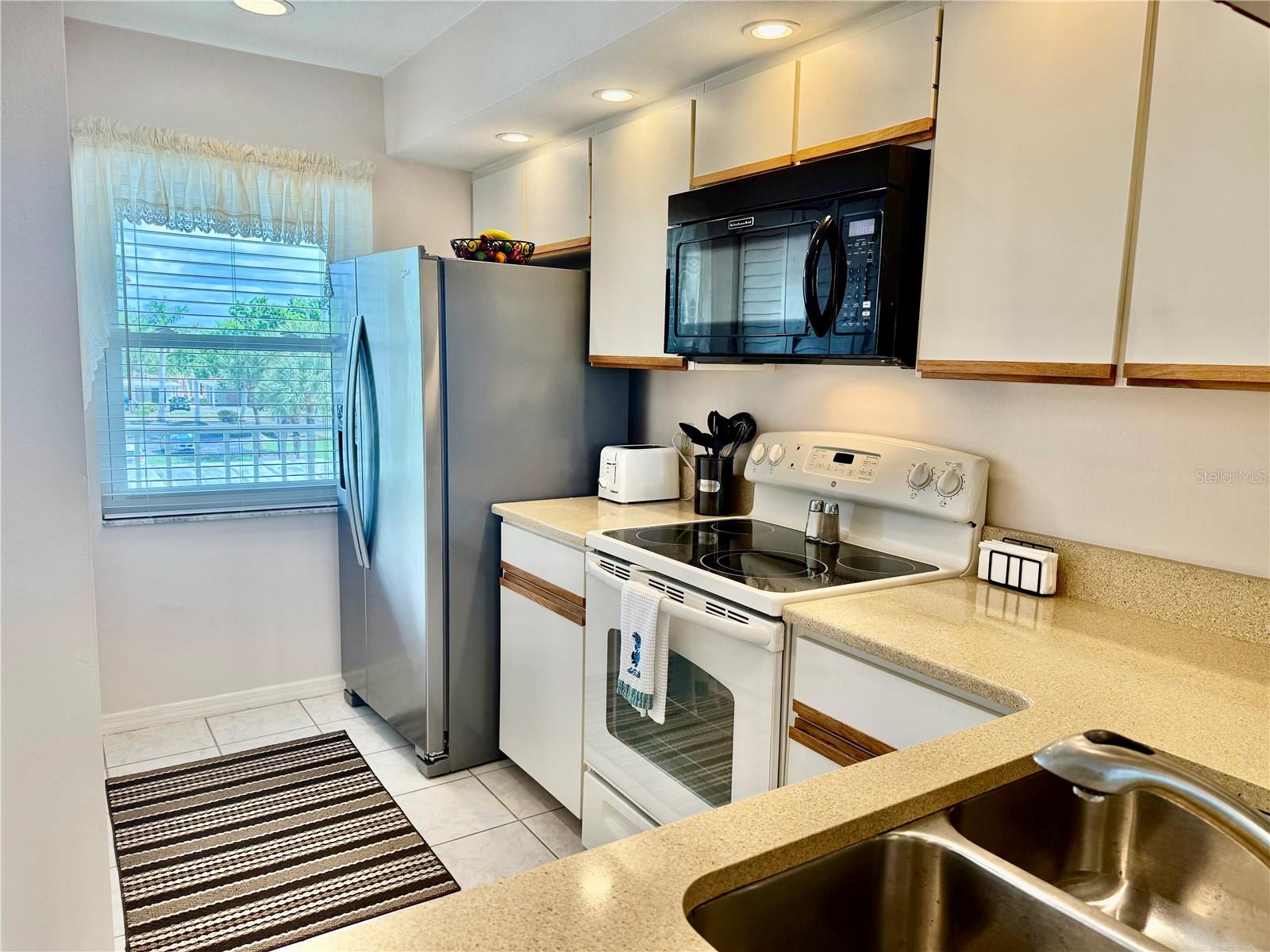 Image 4 of 17 For 433 Cerromar Lane 534